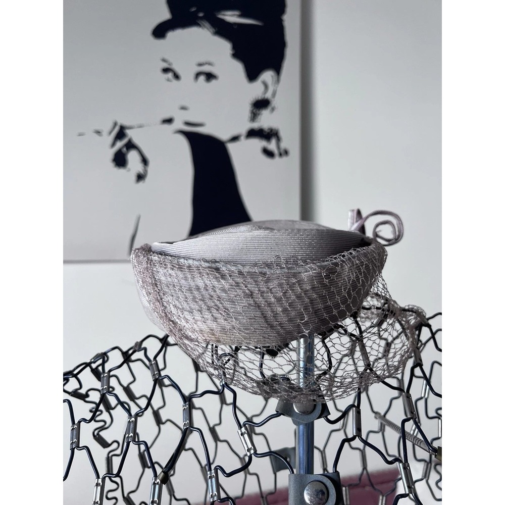 Vintage Silver‎ Grey Pillbox Hat with Birdcage Veil Ribbed Braid Mid Century